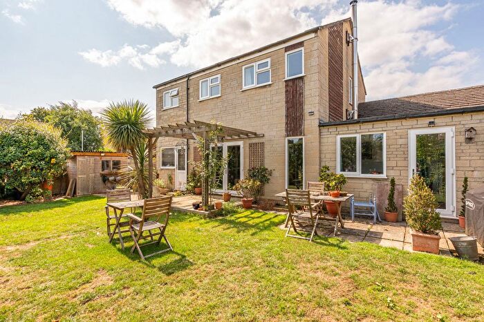 3 Bedroom Link Detached House For Sale In The Tarters, Sherston, SN16