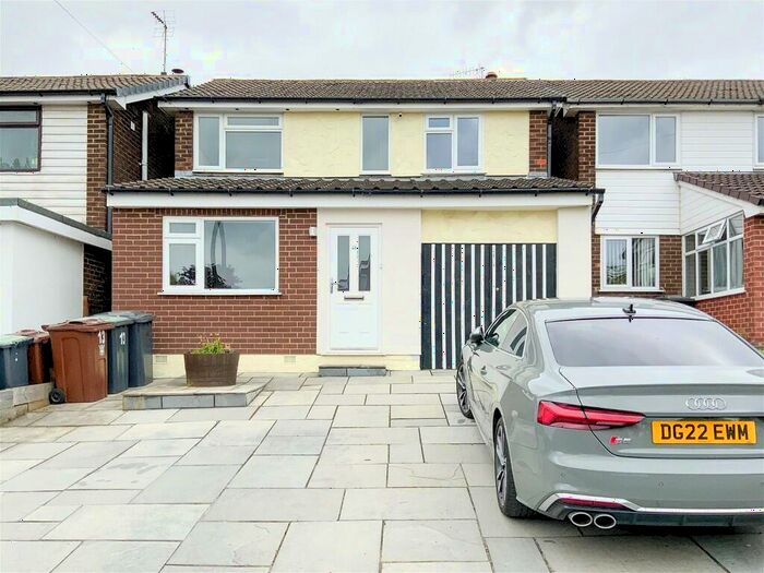 4 Bedroom Detached House To Rent In Werneth Road, Simmondley, SK13