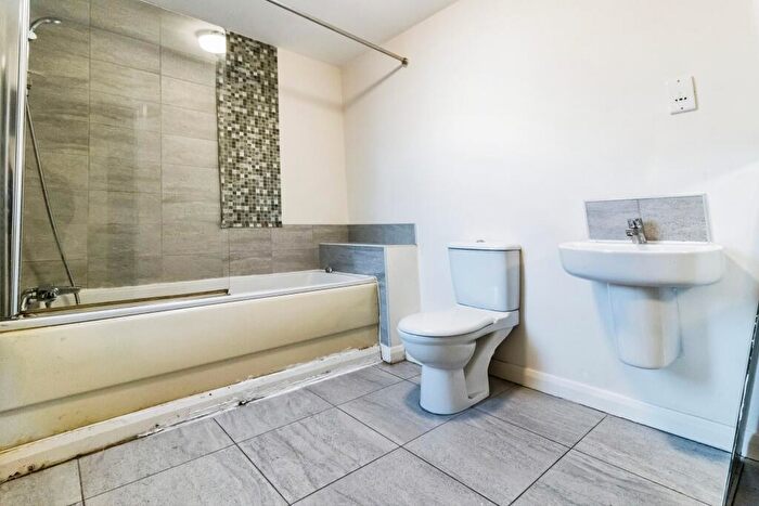 4 Bedroom Link Detached House To Rent In Mawson Road, Manchester, M13