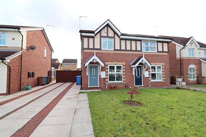 3 Bedroom Semi-Detached House For Sale In Harper Close, Pocklington, York, YO42