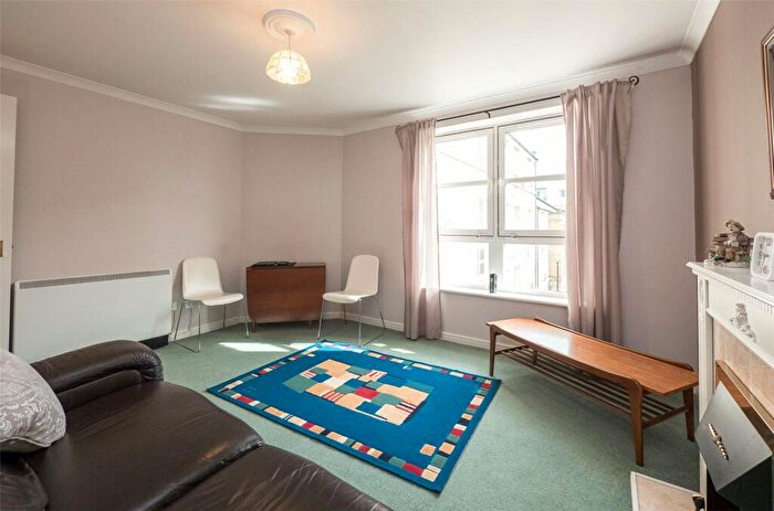 2 Bedroom Flat To Rent In Blandfield, Edinburgh, EH7