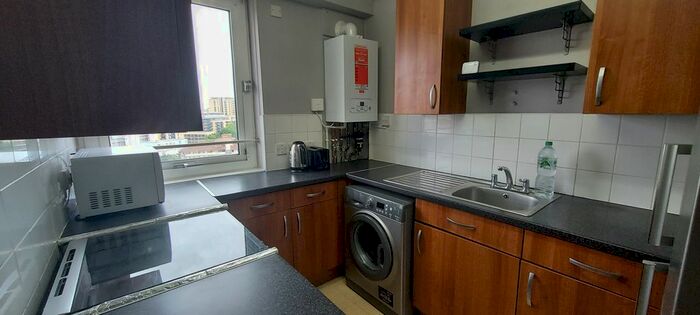 2 Bedroom Flat To Rent In Puteaux House, Mace Street, Bethnal Green, London, E2