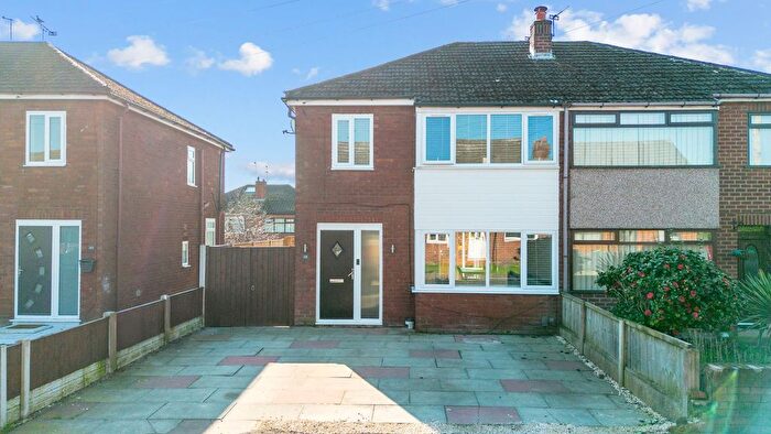 3 Bedroom Semi Detached House For Sale In The Close, Haydock, WA11