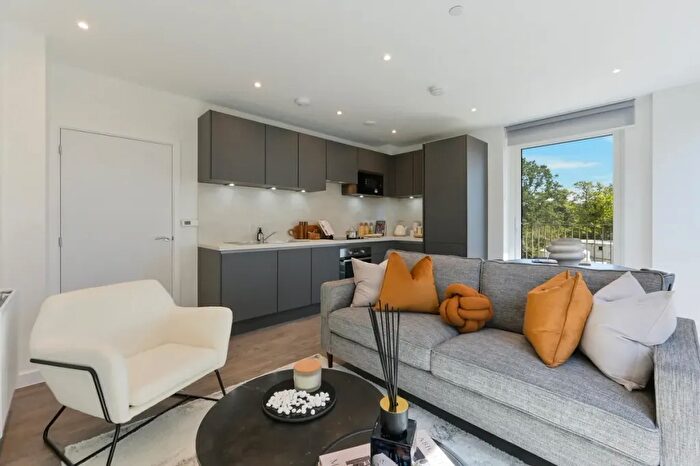 2 Bedroom Flat To Rent In Wolff House, Ridgeway Views, London, London, NW7