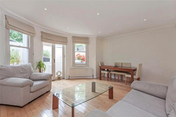 2 Bedroom Flat To Rent In Buckland Crescent, Belsize Park, NW3