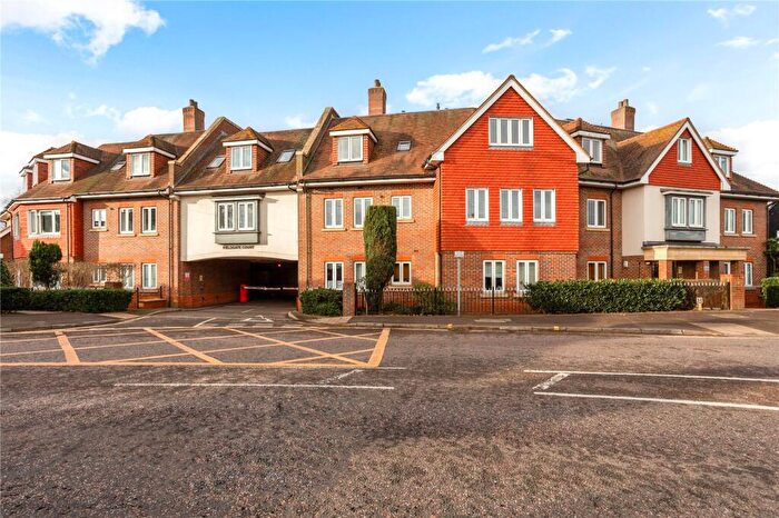 3 Bedroom Duplex For Sale In Fieldgate Court, Portsmouth Road, Cobham, Surrey, KT11