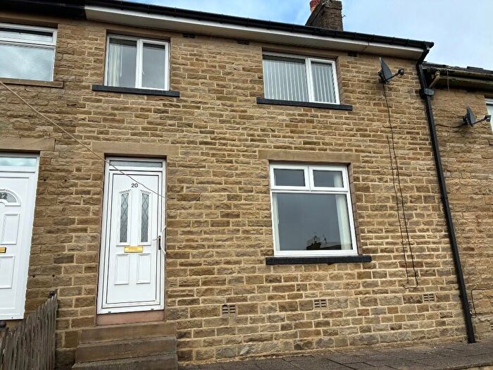 3 Bedroom Town House To Rent In Jane Street, Bradford, West Yorkshire, BD13