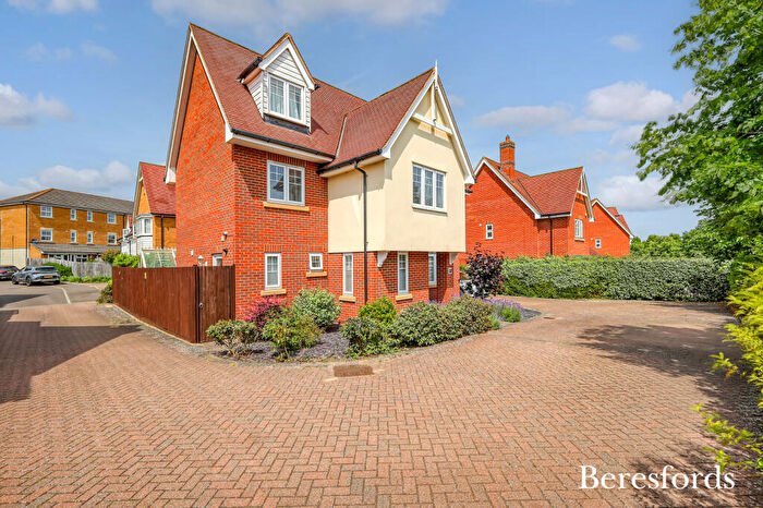 6 Bedroom Detached House For Sale In Woodlands Park, Dunmow, CM6