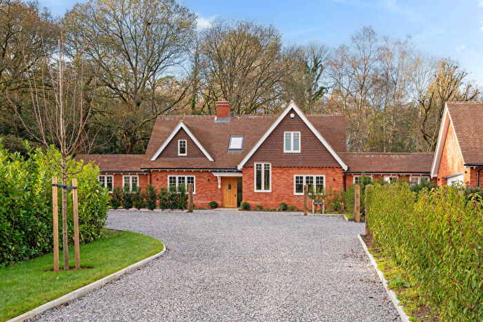 5 Bedroom Detached House For Sale In Arkell Lodge, Farnham, GU10