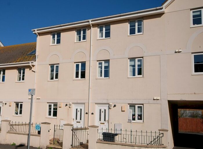 4 Bedroom Town House To Rent In Harbour Mews, Harbour Road, EX12