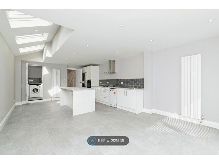 4 Bedroom Terraced House To Rent In Kingsdown Road, London, E11