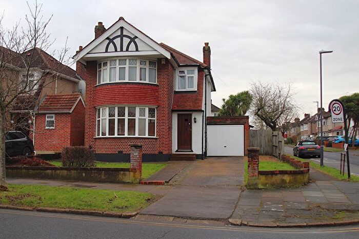 3 Bedroom Detached House To Rent In Suffolk Road, North Harrow, Harrow, HA2