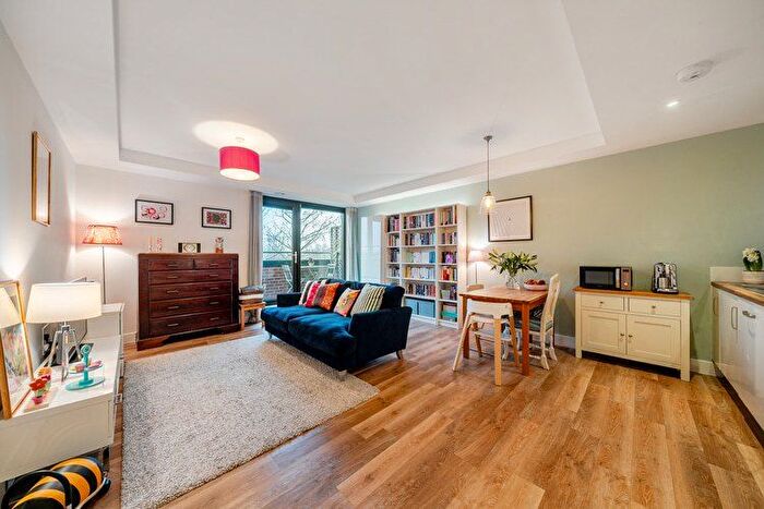 2 Bedroom Flat For Sale In Greenacres House, Wandsworth, London, SW18