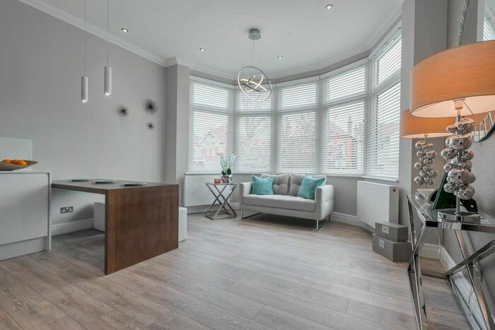 3 Bedroom Flat To Rent In Teignmouth Road, Willesden, London, NW2