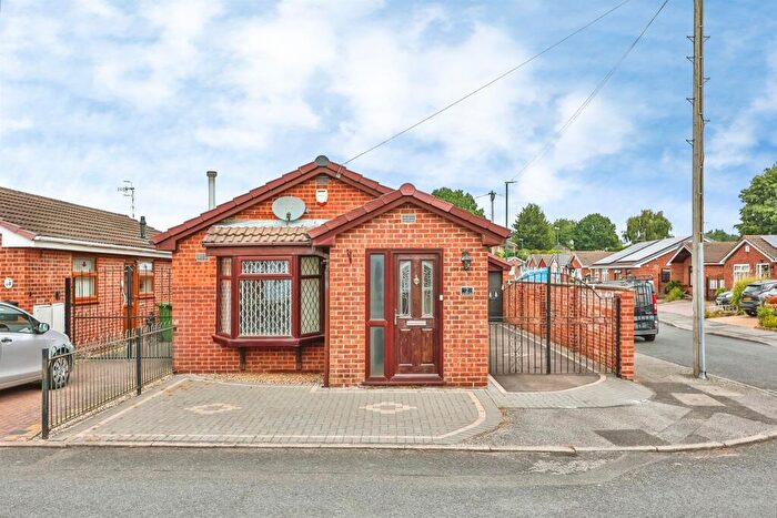 2 Bedroom Detached Bungalow For Sale In Rushcliffe Court, Nottingham, NG6