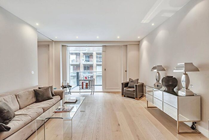 1 Bedroom Flat For Sale In Hirst Court, Pimlico, London, SW1W