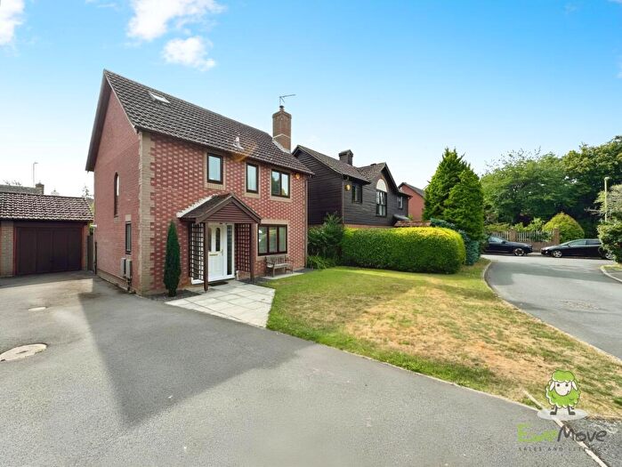 4 Bedroom Detached House For Sale In Olivers Close, Bramley, Tadley, Hampshire, RG26
