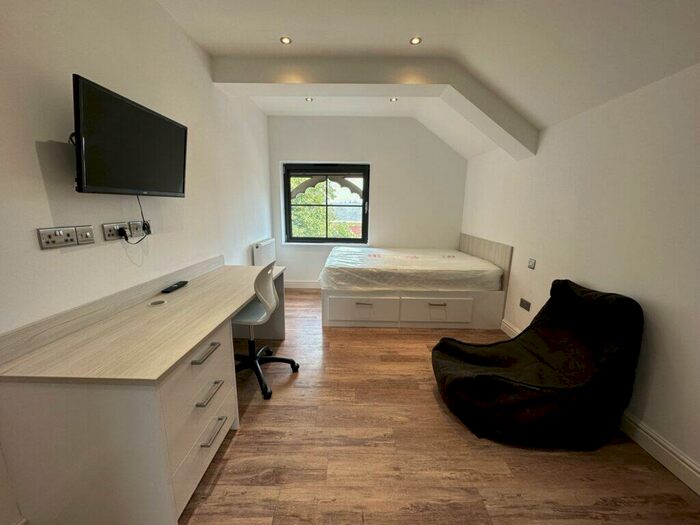 Studio To Rent In Westcotes Drive, Leicester, LE3