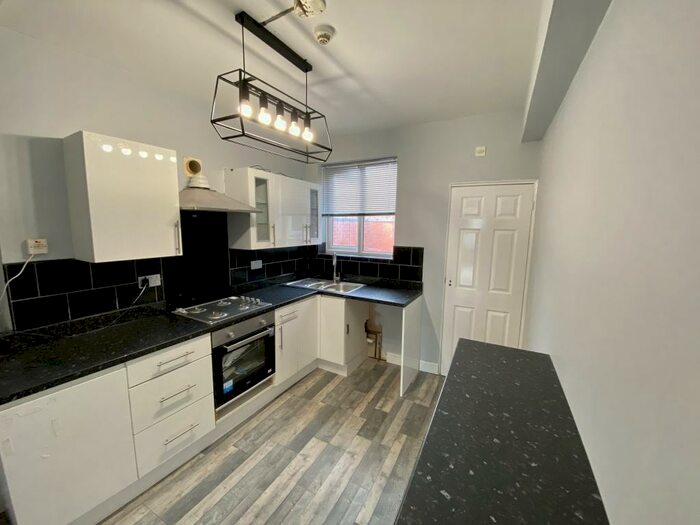 2 Bedroom Flat To Rent In Student &pound;pppw, Radford Road, Nottingham, NG7