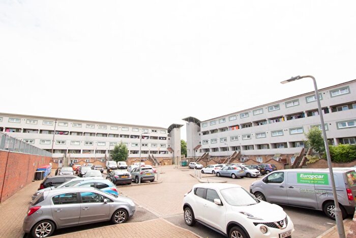 2 Bedroom Flat To Rent In Copperfield, Chigwell, IG7