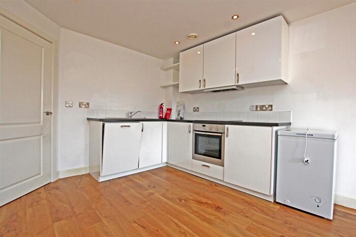 2 Bedroom Apartment To Rent In The Gables, Plains Road, Mapperley, Nottingham, NG3