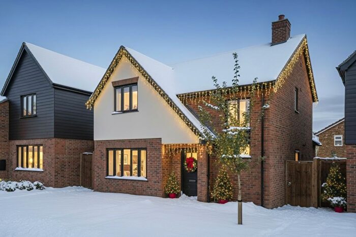 3 Bedroom Detached House For Sale In The Bygrave, St Mary's Row, Shephall Green, Stevenage, SG2