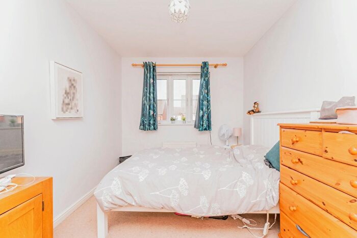 3 Bedroom Terraced House For Sale In Coles Close, Burton Latimer, Kettering, NN15