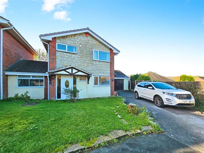 3 Bedroom Link Detached House For Sale In Medway Drive, Biddulph, Stoke-On-Trent, ST8