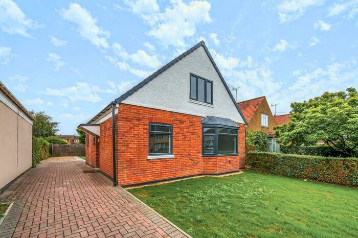 3 Bedroom Detached Bungalow To Rent In Whitley Wood Lane, Reading, RG2