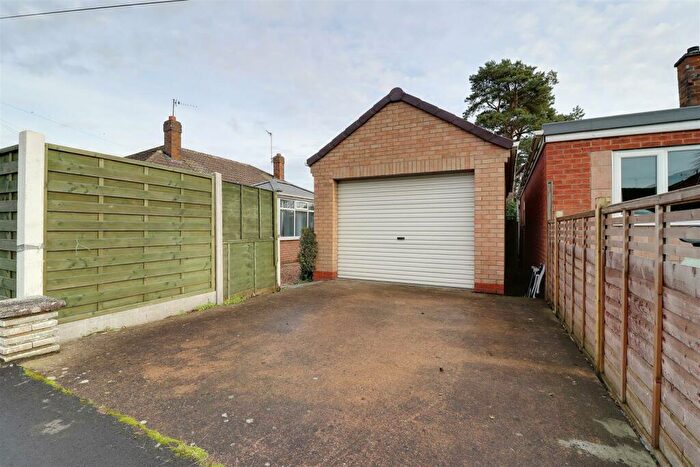 2 Bedroom Semi-Detached Bungalow For Sale In Ash Avenue, Elloughton, HU15