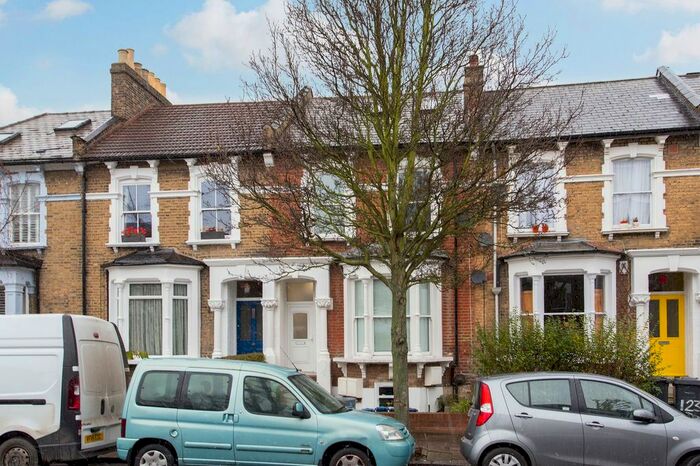 1 Bedroom Flat To Rent In Brooke Road, London, N16