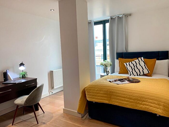 Studio To Rent In Kilburn High Road, London, NW6