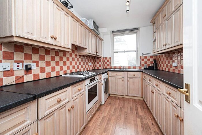 1 Bedroom Flat To Rent In Farringdon Road, Clerkenwell, London, EC1R