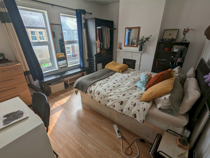 5 Bedroom Terraced House To Rent In Radstock Road, Reading, Berkshire, RG1