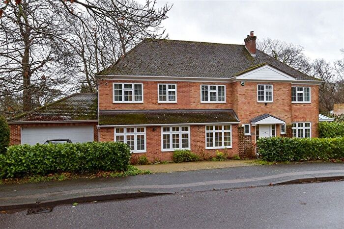 5 Bedroom Detached House For Sale In Woodlands Road, Ditton, Kent, ME20