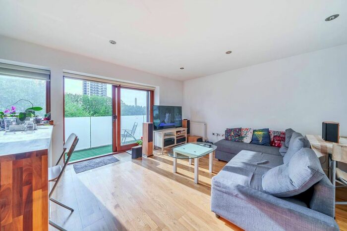 2 Bedroom Flat To Rent In Parkview, Docklands, London, E16