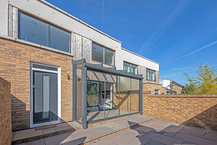 2 Bedroom Property To Rent In Surbiton Hill Road, Surbiton, KT6