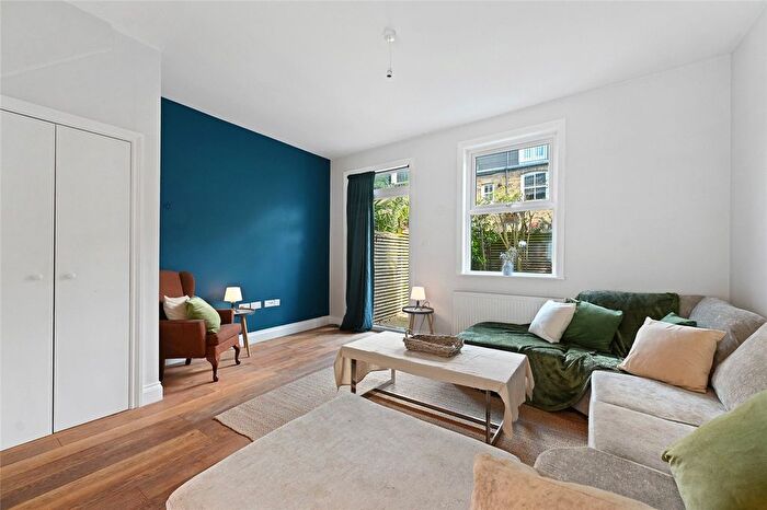 3 Bedroom Terraced House For Sale In Thorpebank Road, London, W12
