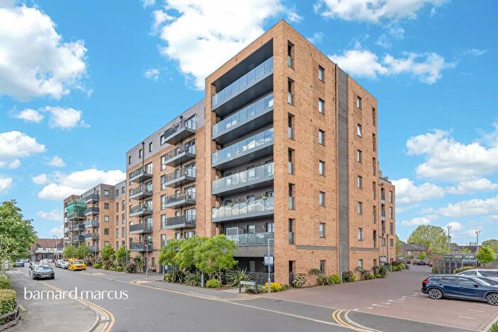 1 Bedroom Apartment For Sale In St. Johns Road, New Malden, KT3