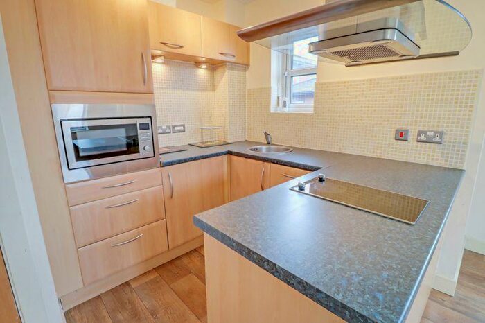 2 Bedroom Apartment To Rent In Baker Street, Hull, HU2