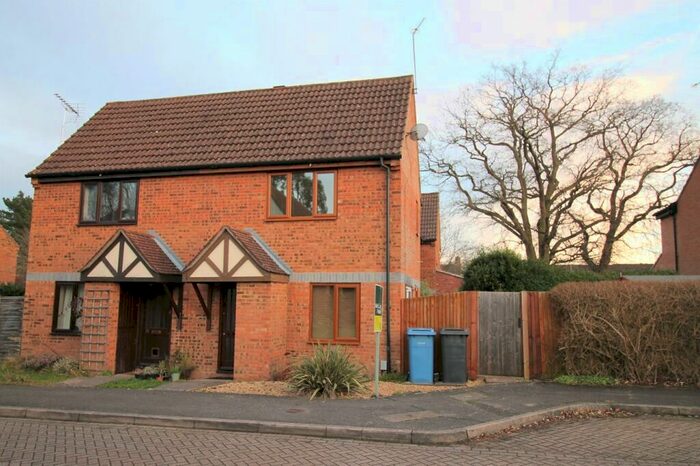 1 Bedroom End Of Terrace House To Rent In Shetland Way, Fleet, GU51