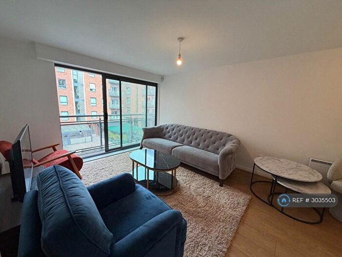 2 Bedroom Flat To Rent In Madison Square, Liverpool, L1