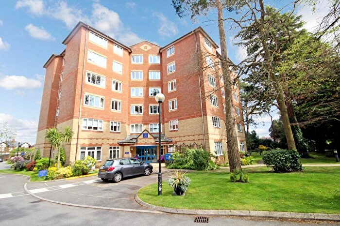 2 Bedroom Retirement Property For Sale In Lindsay Road, Branksome Park, BH13