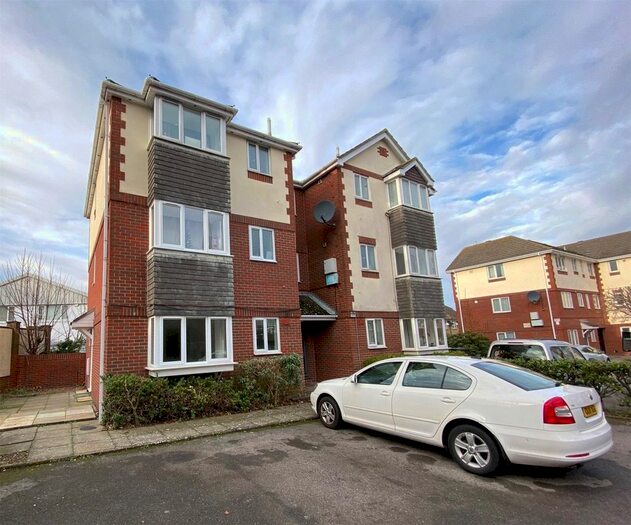 1 Bedroom Flat To Rent In Whiteacres Close, Gosport, Hampshire, PO12