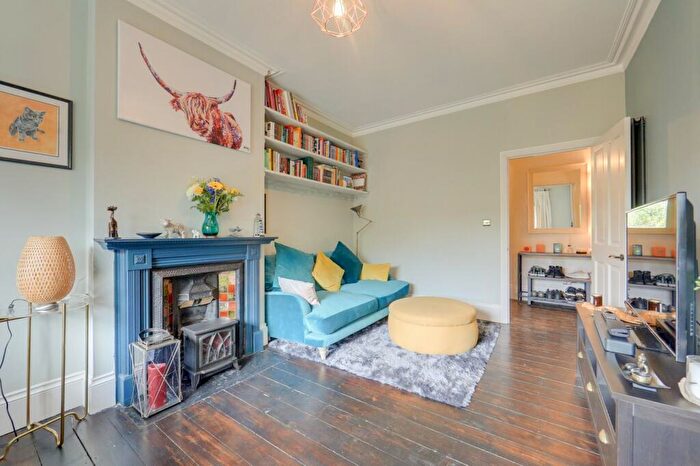 2 Bedroom Flat To Rent In Manor Park, Hither Green, London, SE13