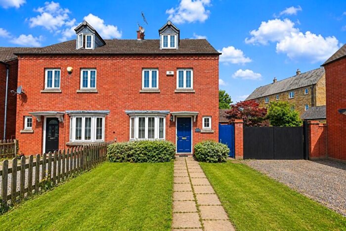 4 Bedroom Semi-Detached House For Sale In Nightingale Gardens, Coton Meadows, Rugby, CV23