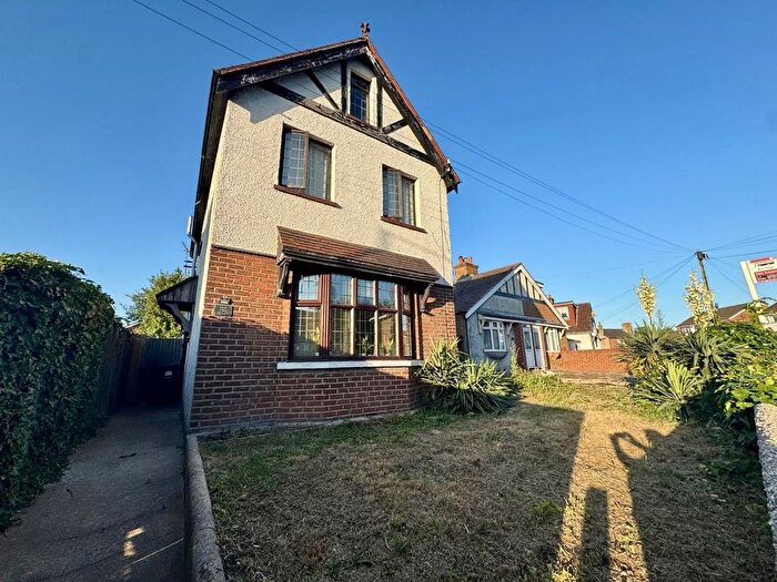 4 Bedroom Detached House To Rent In Vale Road, Northfleet, DA11