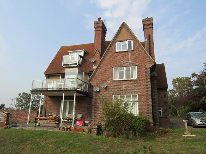 3 Bedroom Flat To Rent In Holland Road, Frinton-On-Sea, CO13