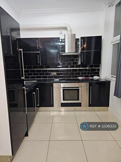 Studio To Rent In Commercial Street, London, E1