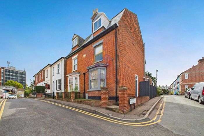 3 Bedroom Semi-Detached House To Rent In Alexandra Road, CO3